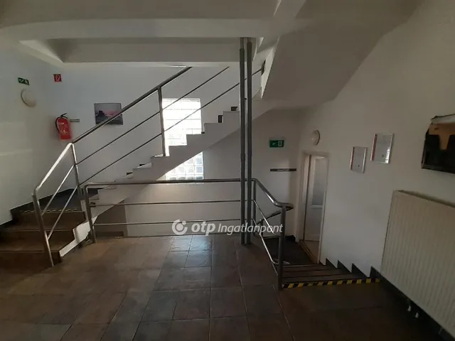 Eladó kereskedelmi és ipari ingatlan Fonyód 1200 nm