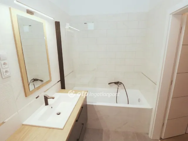 Eladó lakás Zamárdi 119 nm