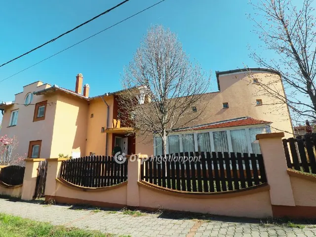 Eladó ház Siófok 225 nm