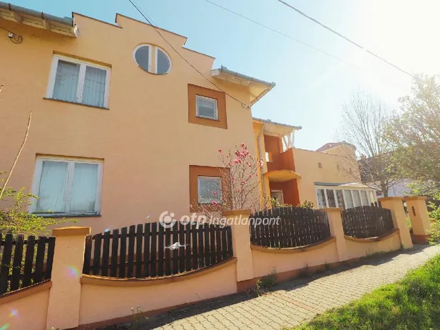 Eladó ház Siófok 225 nm