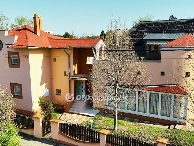 Eladó ház Siófok 225 nm