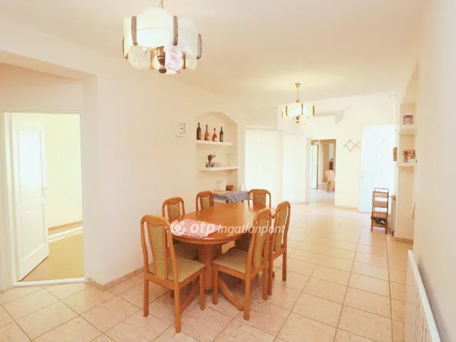 Eladó ház Siófok 225 nm