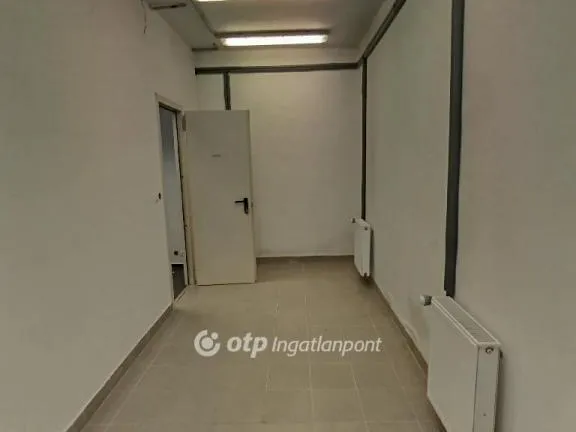 Eladó kereskedelmi és ipari ingatlan Sásd 157 nm