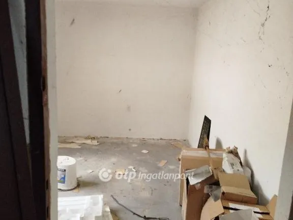 Eladó kereskedelmi és ipari ingatlan Sásd 157 nm