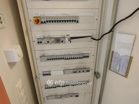 Eladó kereskedelmi és ipari ingatlan Sásd 157 nm