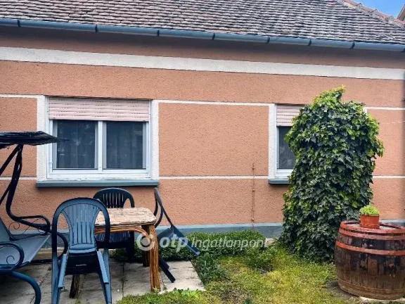 Eladó ház Pécs, Vasas 99 nm