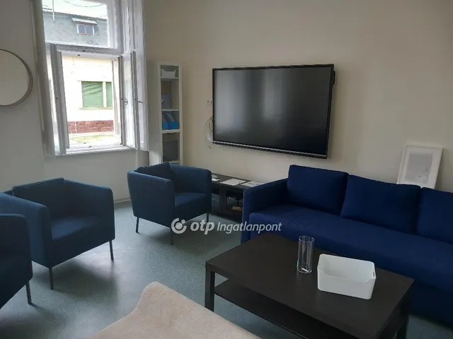 Eladó ház Bátaszék 240 nm