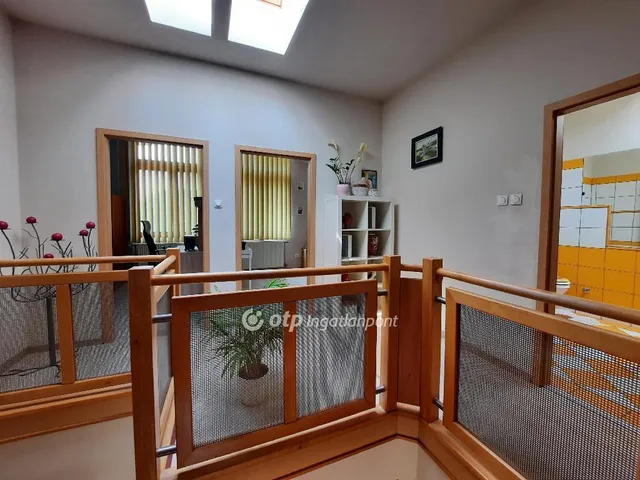 Eladó ház Siófok 250 nm
