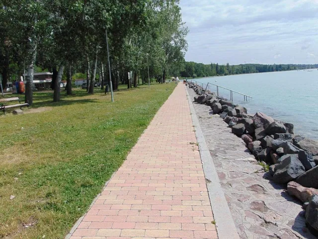 Eladó üdülő és hétvégi ház Balatonakarattya 64 nm