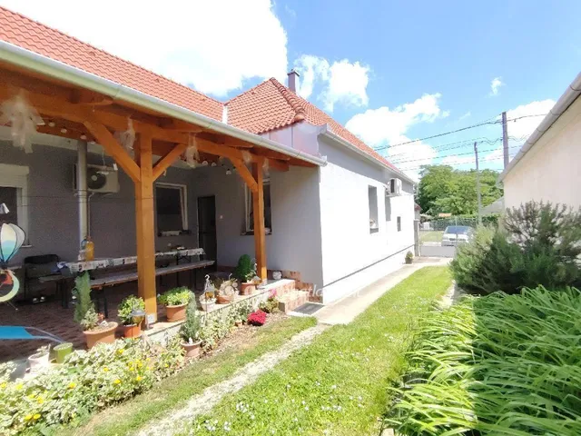 Eladó ház Egerág 95 nm