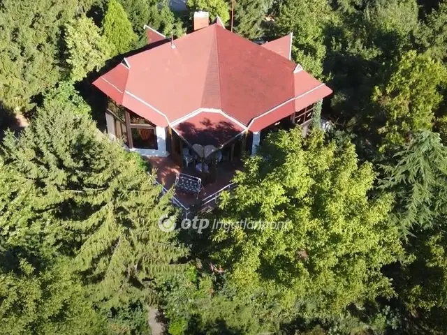 Eladó ház Pécs, Mecsekoldal 250 nm