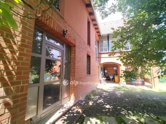 Eladó ház Pécs 310 nm