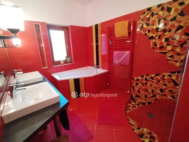 Eladó ház Pécs 310 nm
