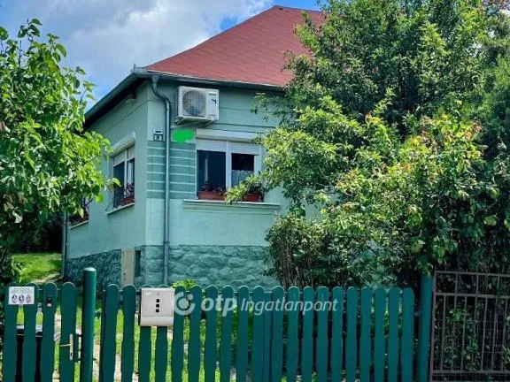 Eladó ház Komló 140 nm