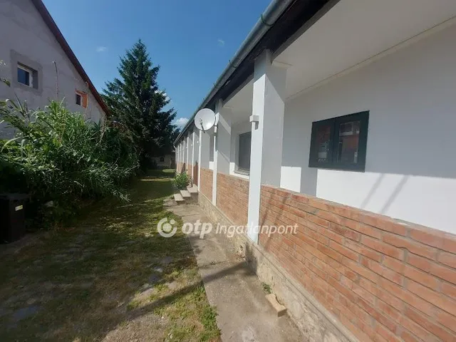 Eladó ház Kárász 87 nm