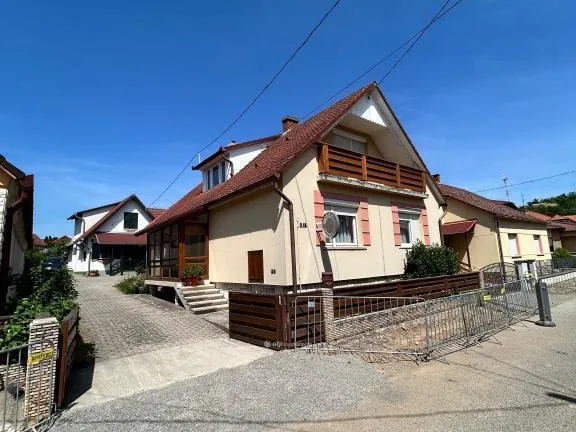 Eladó kereskedelmi és ipari ingatlan Villány 305 nm