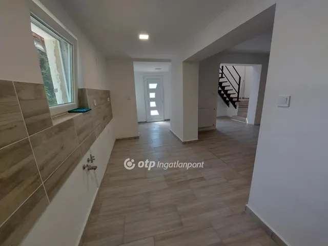 Eladó ház Pécs, Újhegy 125 nm