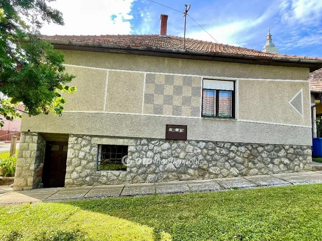 Eladó ház Csikóstőttős 153 nm