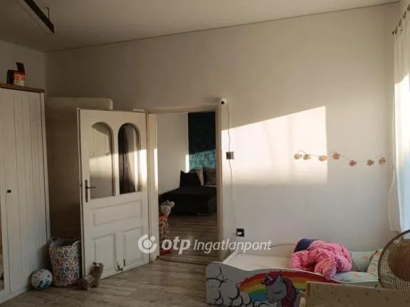 Eladó ház Újpetre 200 nm