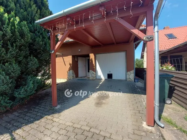 Eladó ház Görcsöny 213 nm