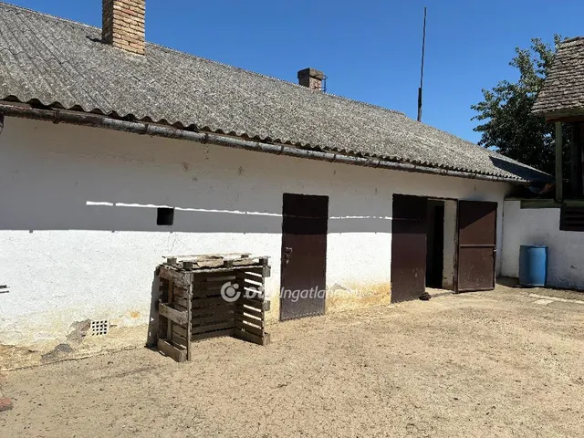 Eladó ház Véménd 195 nm