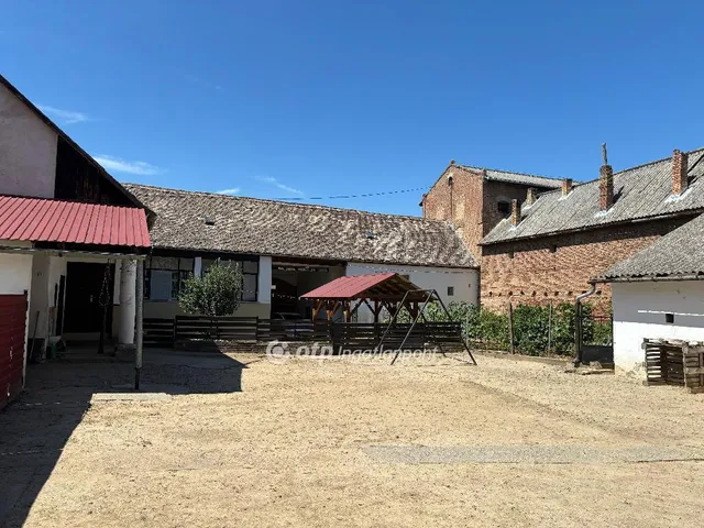 Eladó ház Véménd 195 nm