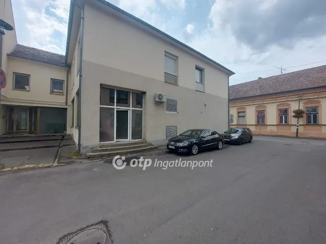 Eladó kereskedelmi és ipari ingatlan Szigetvár 77 nm