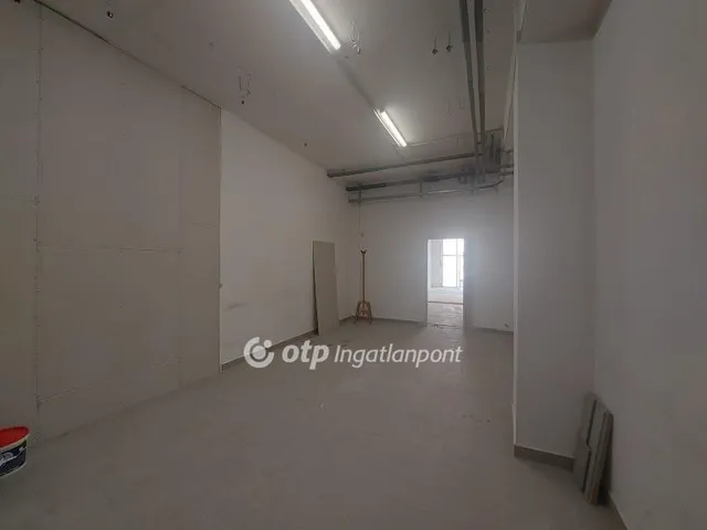 Eladó kereskedelmi és ipari ingatlan Szigetvár 77 nm