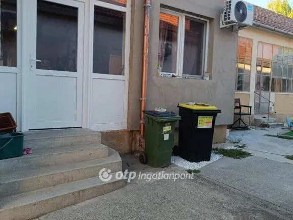 Eladó ház Újpetre 200 nm