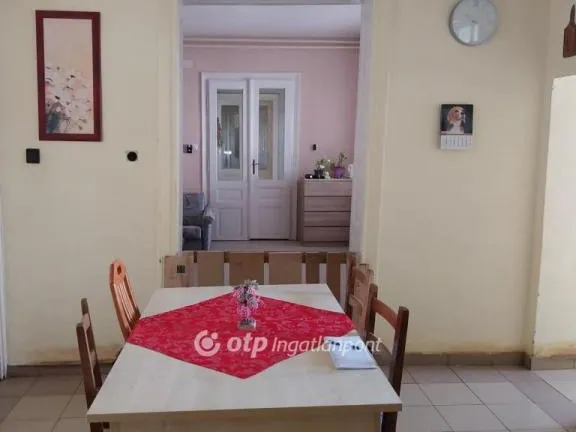 Eladó ház Nagynyárád 200 nm