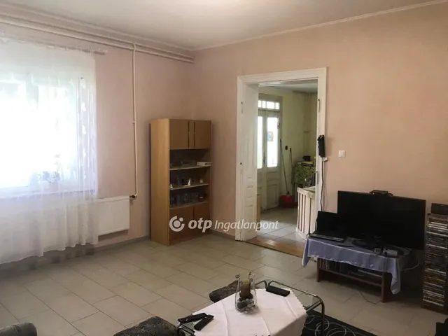 Eladó ház Nagynyárád 200 nm