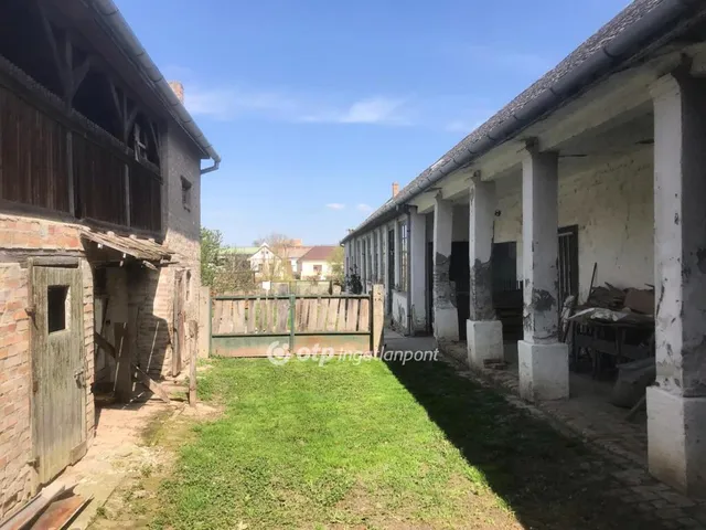 Eladó ház Nagynyárád 200 nm