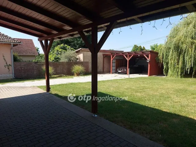 Eladó ház Görcsöny 213 nm