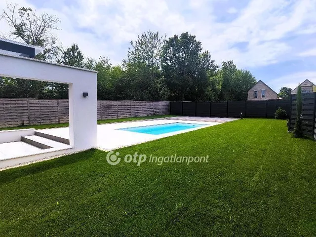 Eladó ház Balatonakarattya 168 nm