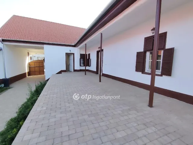 Eladó ház Véménd 150 nm