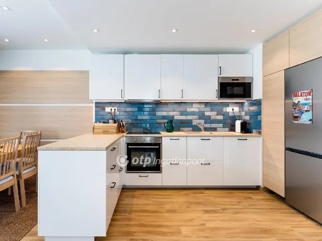 Eladó lakás Balatonkenese 85 nm