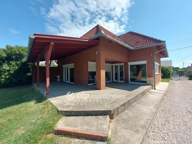 Eladó ház Görcsöny 213 nm