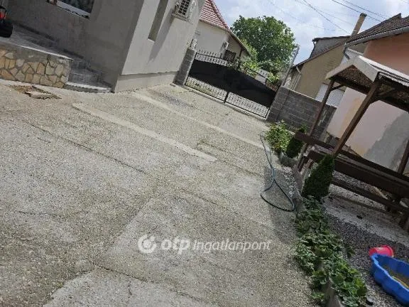 Eladó ház Siklós 160 nm