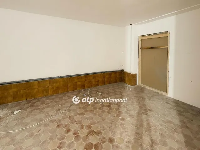 Eladó kereskedelmi és ipari ingatlan Gyenesdiás 311 nm