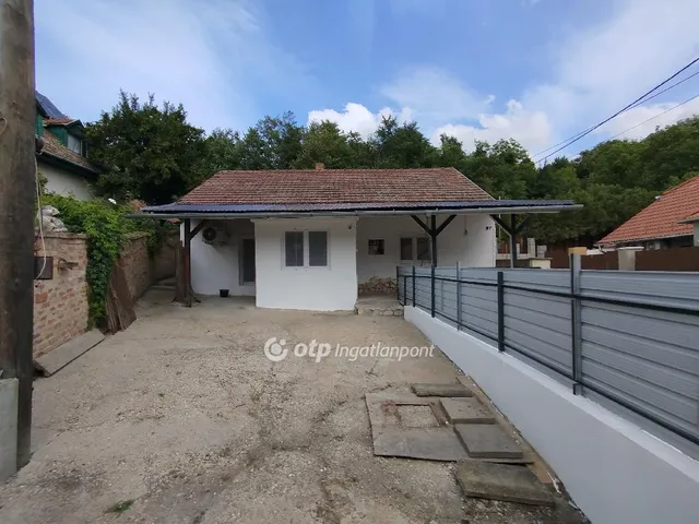 Eladó ház Keszü 85 nm