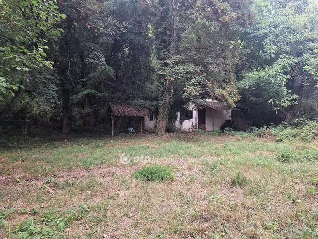 Eladó telek Balatonkenese 4447 nm