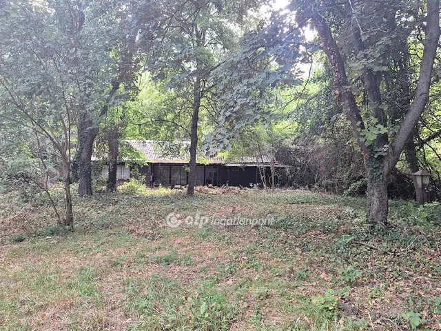 Eladó telek Balatonkenese 4447 nm