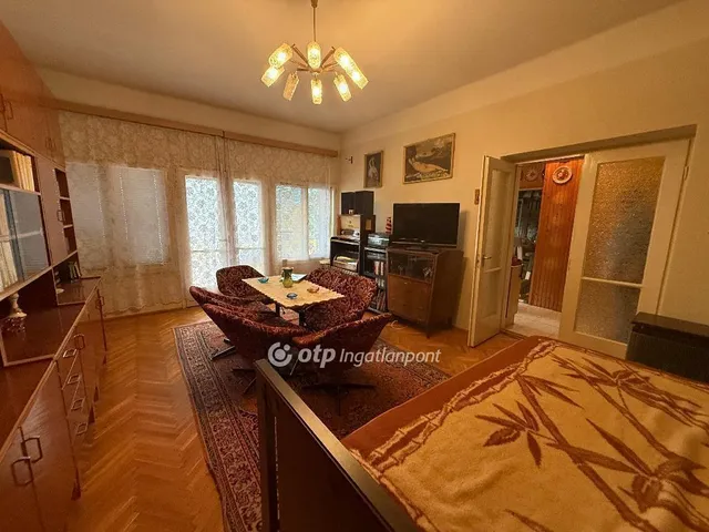 Eladó ház Geresdlak 200 nm