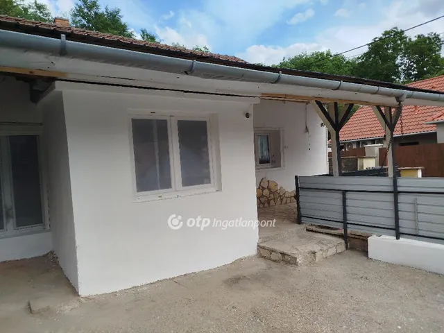 Eladó ház Keszü 75 nm