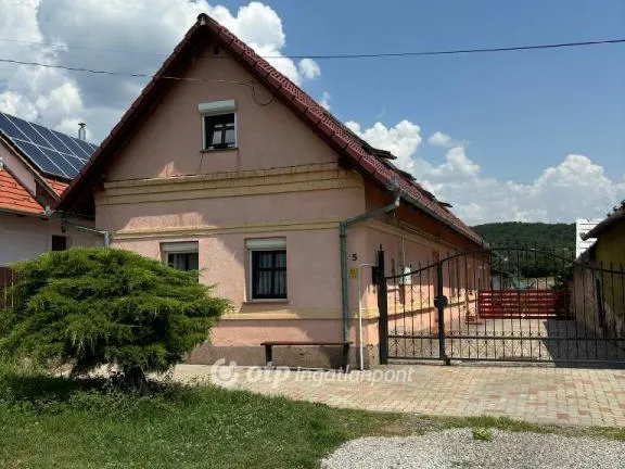 Eladó ház Cserkút 180 nm