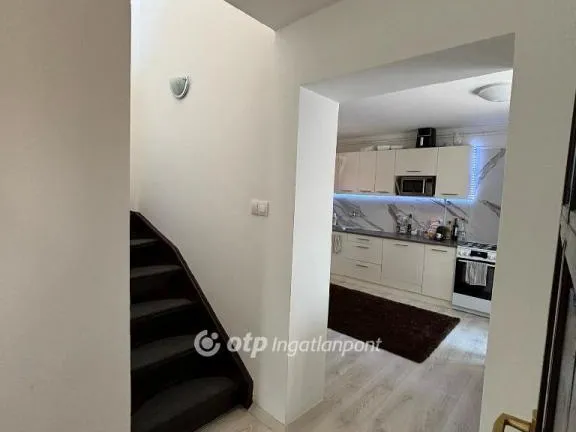 Eladó ház Cserkút 180 nm