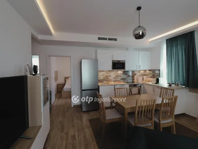 Eladó lakás Balatonkenese 71 nm