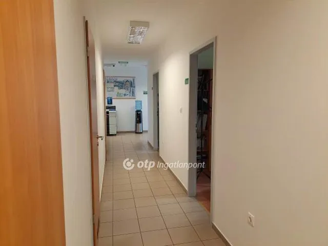 Eladó kereskedelmi és ipari ingatlan Paks 1732 nm