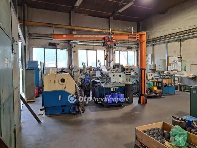 Eladó kereskedelmi és ipari ingatlan Paks 1732 nm