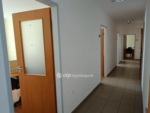 Eladó kereskedelmi és ipari ingatlan Paks 1732 nm